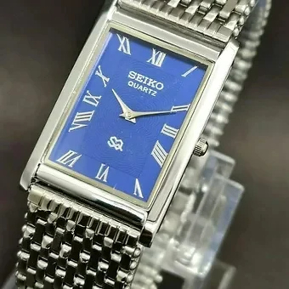 Vintage Style Seiko Quartz Mens Silver Watch & Blue accents W/ Metal Strap - Picture 1 of 6